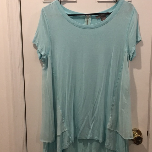 T-Shirt - Picture 1 of 5